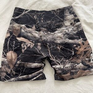 Camo Print Stretch Bike Shorts - Black & Taupe